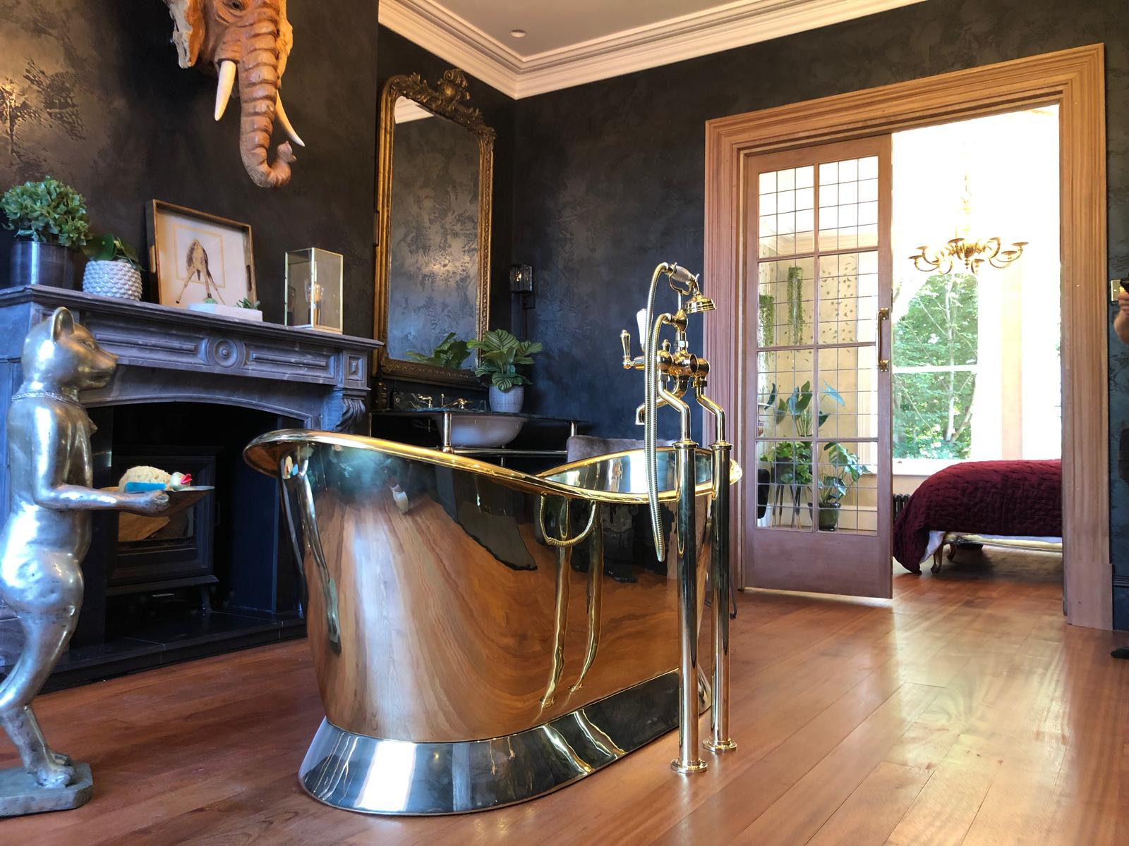 Premium bathroom interior by Luxe